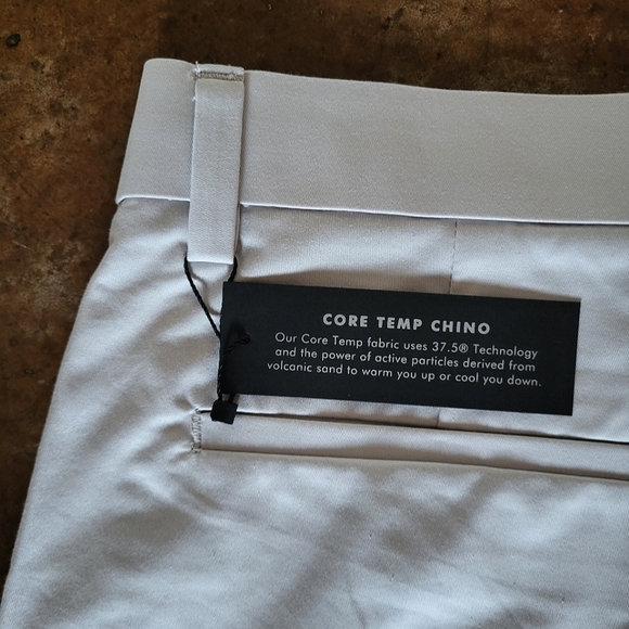 Banana Republic Core Temp Shorts. Light Gray color. 30" waist, 7" inseam - Picture 6 of 7